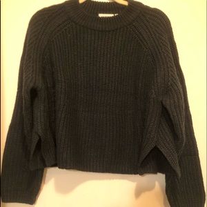 Cropped ribbed thick wool sweater
